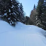 Confortable A Ignaux, 31 M² Avec Piscine * Ignaux