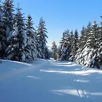 Confortable A Ignaux, 31 M² Avec Piscine Appartement