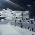 Confortable A Ignaux, 31 M² Avec Piscine * Ignaux