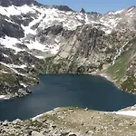 Confortable A Ignaux, 31 M² Avec Piscine Appartement