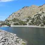 Confortable A Ignaux, 31 M² Avec Piscine Ignaux