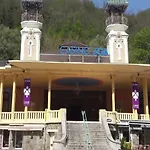 Confortable A Ignaux, 31 M² Avec Piscine * Ignaux