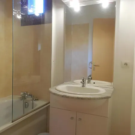 Apartamento Confortable à Ignaux, 31 M² Avec Piscine Ignaux