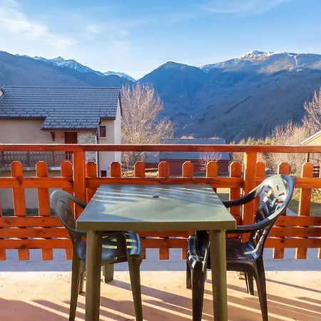 Confortable A Ignaux, 31 M² Avec Piscine