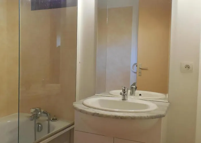 アパート Confortable A Ignaux, 31 M² Avec Piscine Ignaux