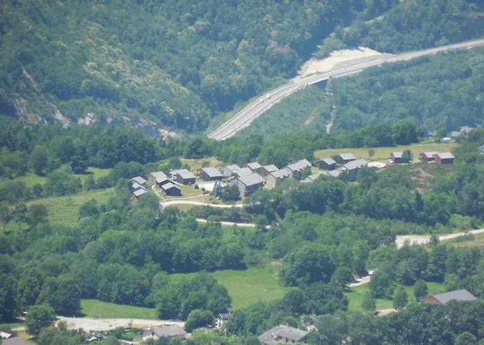 Confortable A Ignaux, 31 M² Avec Piscine * Ignaux